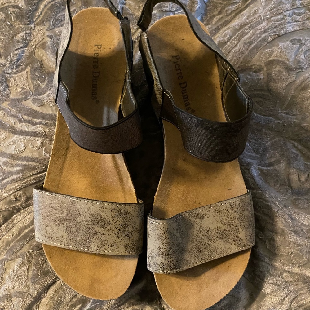 Pierre Dumas Women's Two-Tone Sandals